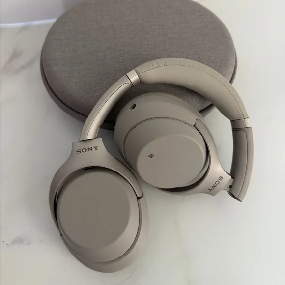 Sonynoise cancellation headphones